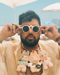 Labubu Baba™️ really leaning into my latest fit of whimsy. quiet luxury  could never. ¿nqnqɐl ǝlppᴉɯ ǝɥʇ sᴉ oɥʍ 📸: @maggie_rose_hobbs