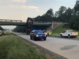 Beliau berkata, akibat kemalangan itu pemandu dan semua penumpang kereta berkenaan tersepit di dalam kenderaan dan setakat ini. Suami Isteri Maut Bezza Dirempuh Van Careta