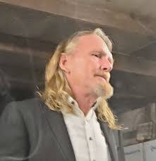 Kim Hefty's Instagram, Twitter & Facebook