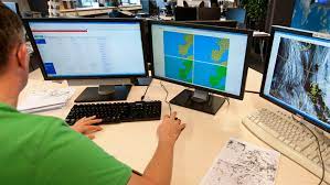 Het knmi heeft voor de noordwestelijke provincies code oranje. Wat Betekent Code Geel Code Oranje Of Code Rood Voor Het Weer Radar Het Consumentenprogramma Van Avrotros