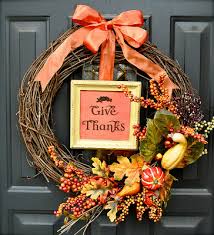 Use another pipe cleaner to secure the second loop to the back of the fall grapevine wreath. How To Make Grapevine Wreaths 18 Diys Guide Patterns