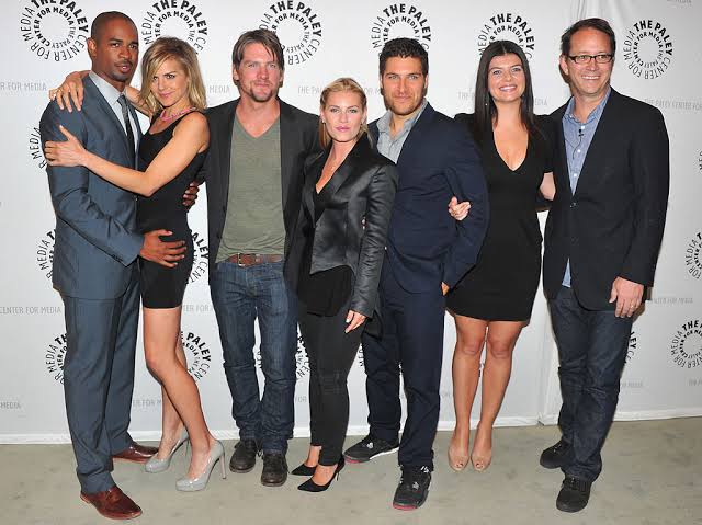 ABC Is in the Early Stages of a Possible 'Happy Endings' Reboot - Newsweek