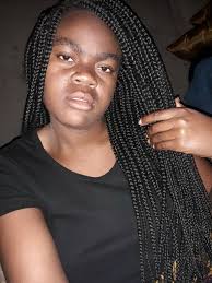 Por favor alguém edita essas duas fotos pra mim são minha vó e meu tio só  tenho essas duas fotos deles agradeço muito .