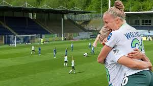 Check spelling or type a new query. Frauenfussball Bayern Linksaussen Rolfo Vor Wechsel Zum Vfl Wolfsburg Sportbuzzer De