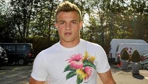 Shaqiri commence à jouer pour le sv augst en 1999 à l'âge de 8 ans. Kaiseraugst Xherdan Shaqiri Tritt In Yakins Fussstapfen