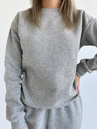 İş yerinde fazladan bir katman istediğinizde doğal renklerdeki fermuarlı kapüşonluları tercih edin ya da hafta. Kylie Sweatshirt Grey