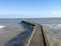 Jetee Sur La Plage De Grandcamp Maisy En Normandie Plage Normandie