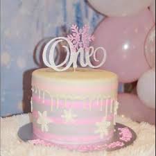 Stomp your feet and hurry in this jurassic world dinosaur birthday party by lee padilla of the famgeeks, out of germany, is an absolute thrill! Glittery Pink Snowflake One Cake Topper Winter Onederland First Birthday Cake Decor Winter Wonderland Christmas Girl 1st Birthday Baby Shower Party Cake Supplies Decorations Amazon Com Grocery Gourmet Food