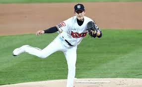 Kt vs ssg (선발 완벽투 고영표 vs 마운드 영건 오원석). ê³ ì˜í'œ ì•¼êµ¬ì„ ìˆ˜ ì—°ë´‰ ë³µê·€ ì„±ì  Kt ìœ„ì¦ˆ