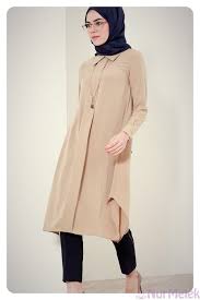 Mavi, kahverengi, zümrüt yeşili, siyah, kırmızı, beyaz. Vizon Rengiyle Uyumlu Renkler Ve Tonlari