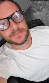 Wondering whatever happened to Hi-Fi Kenny? I don't remember ever seeing an  obituary.