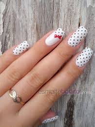 Me encanta hacer diseños sobre uñas blancas porque se aprecia mogollón el dibujo y a veces parecen pequeños cuadros sobre nuestras manos. Unas Decoradas Con Puntos Con Disenos Para Manos Y Pies