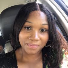 Bessie Simmons's Instagram, Twitter & Facebook