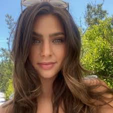 Lily Barr (@lilybarr)