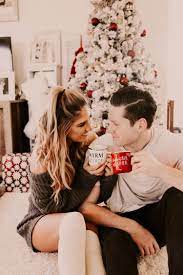 In Home Christmas Session Cute Couple Cozy In Home Session Inspo Couples Photography Inspo Christmas Couple Pictures Christmas Photoshoot Christmas Couple