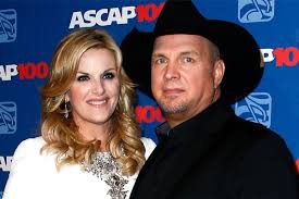 The pair, who share daughters, taylor, 27, august, 25, and allie, 23, split in 2000. Trisha Yearwood And Garth Brooks Happy Married Life Married Since 2005 But Don T Have Any Children