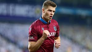 Profesyonel futbol kariyerine rosenborg bk'da start veren alexander sörloth daha sonra fk bodo/glimt, fc. Ppuhjurxik584m