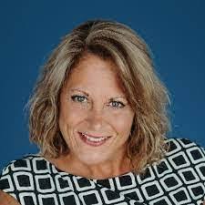 Lora Teague's Instagram, Twitter & Facebook