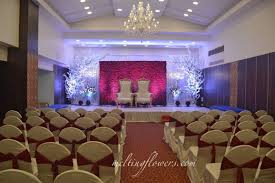 6 Bangalore Wedding Resorts With Exclusive Services Hall Decor Marriage Hall Decoration Wedding Decor Elegant