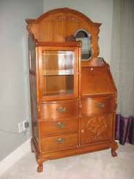 Lexington Side By Side Vanity Cabinet Victorian Sampler Hall Curio Cab 575 Rockfor Lexington Furniture Lexington Furniture Bedroom Bedroom Furniture Online