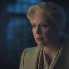 Diretora Larissa Weem Aparece