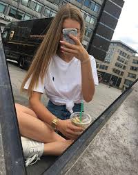 Aynadan Foto Kizin Yuzu Gozukmesin Ask Fm Iconcuhanim Blonde Girl Selfie Starbucks Girl Teenager Photography