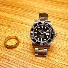 Apple watch series 6, apple watch se, and apple watch series 3 have a water resistance rating of 50 meters under iso standard 22810:2010. Rolex Does Anyone Else Where A Yellow Gold Ring With A Steel White Gold Watch Watches