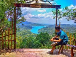 Tempat ini mempunyai 2 jenis taman iaitu waterpark dan ecopark. Limakaki Destinasi Wisata Baru Di Kota Jogja Yang Sayang Untuk Dilewatkan