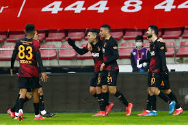 Galatasaray haberleri, son dakika transfer gelişmeler, maç sonuçları, ligdeki puan durumu, sakatlıklar , yöneticilerin açıklamaları ve dahası. Oyesnvjmpa712m