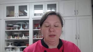 How to Smooth Frost a Cake Short.mp4