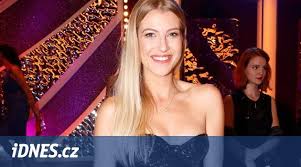 Vítězka české miss 2011 jitka nováčková nevsadila jen na pěknou tvářičku a přehlídková mola, ale vzhlédla se v síle sociálních sítí. Jitka Novackova Na Svatbu Zatim Nepomyslim Idnes Cz