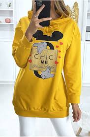Un choix unique de sweat jaune moutarde femme disponible dans notre magasin. Long Sweat A Capuche Moutarde Pour Femme Avec Dessin Et Ecriture Chic Me