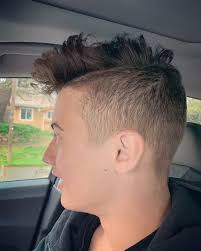 What hairstyles do teenage guys like? 30 Sophisticated Medium Hairstyles For Teenage Guys 2021