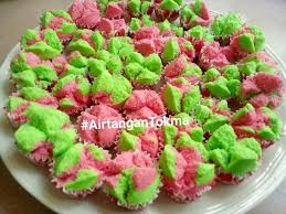 Coba resep camilan tradisional ini, cocok untuk teman ngopi di pagi hari. Sedapnya Resepi Apam Mekar Comel Bahan A Tepung Facebook