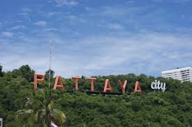 Khao pratamnak or khao phra bat is a small hill between south pattaya and jomtien beach that provides a panoramic view of the city and its crescent bay. Hari Ke 6 Pattaya Pattaya Beach Wong Amat Beach Walking Street Bali Hai Pier Jejak Kaki