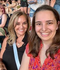 Robin valeri (@valerirobin) • Instagram photos and videos