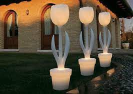 Garden lighting tips driveway lighting backyard lighting exterior lighting outdoor lighting lighting ideas outdoor post lights string lights outdoor modern landscape lighting. Tulip Xl Beleuchtete Tulpe Von Myyour Bei Homeform De Outdoor Floor Lamps Garden Lighting Design Modern Outdoor Lighting