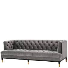 Chesterfield samt designer sofa 2 sitzer couch textil samt garnitur gold beine. Dreisitzer Sofa Aus Samt In Grau Mit Knopfheftung Und Schwarzen Holzfussen Mit Messing Details Von Eichholtz