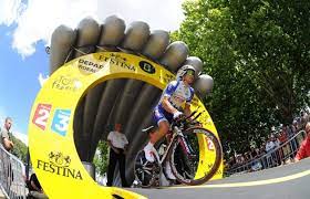The 2021 tour de france will start in brest in brittany , on saturday, june 26 having originally been scheduled for a grand départ in copenhagen, denmark. Tour De France Finish Of The 21st And Final Stage Sport Paris Tourist Office