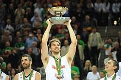Gasol gilt als bester spanischer und einer der besten europäischen spieler der basketballgeschichte. Pau Gasol Wikipedia