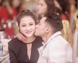 Năm 2017, anh tiếp tục thành công với vai diễn cậu ấm phan hải trong người phán xử. Tiá»ƒu Sá»­ Ca SÄ© Le Báº£o Binh Va Cuá»™c Ä'á»i Cháº¥t ChÆ¡i Cá»§a Anh