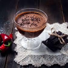 Mousse Au Chocolat Pimentee Tres Simple Mousse Au Chocolat Chocolat Recette Mousse Au Chocolat