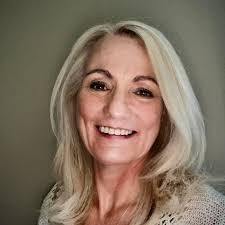 Elizabeth Skipper (@skipeliz)