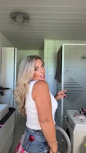 Michelle Housewife Dance and Singing Compilation