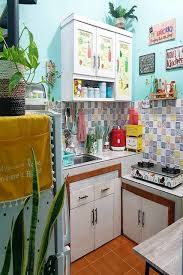 Beberapa hal yang perlu diperhatikan untuk memiliki hunian dapur yang nyaman, bersih, indah, rapih dan model dapur rumah minimalis yang modern dapat anda lihat seperti gambar diatas, biasanya dapur minimalis pembuatannya selalu disejajarkan dengan ruang. 9 Gambar Dapur Sederhana Untuk Rumah Minimalis Mana Pilihanmu
