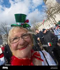 David bassey hi-res stock photography and images