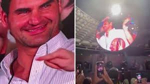 Roger Federer applaudito al concerto dei Coldplay, Chris Martin gli dedica  dei versi