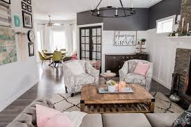Black And White Furniture Mix How To Mix Patterns In Home Decor The Diy Mommy Rustic Glam Living Room Glam Living Room Luxury Living Room