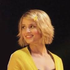 Caitlin Weigel (@CaitlinWiggle)