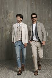 Il monopetto è il più essenziale e si presta ad un look da indossare in ufficio. Abiti Per Cerimonia A Verona Ronca Sposi